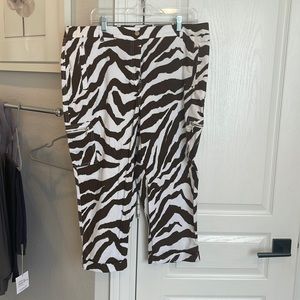 NWT brown & white zebra crop pant